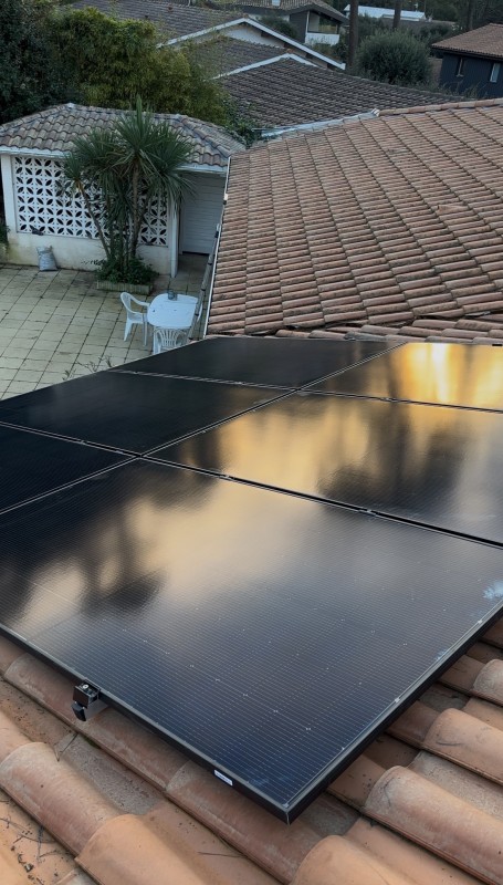 installation panneaux photovoltaïques dualsun de 3KWc avec micro onduleurs Enphase à la teste de buch